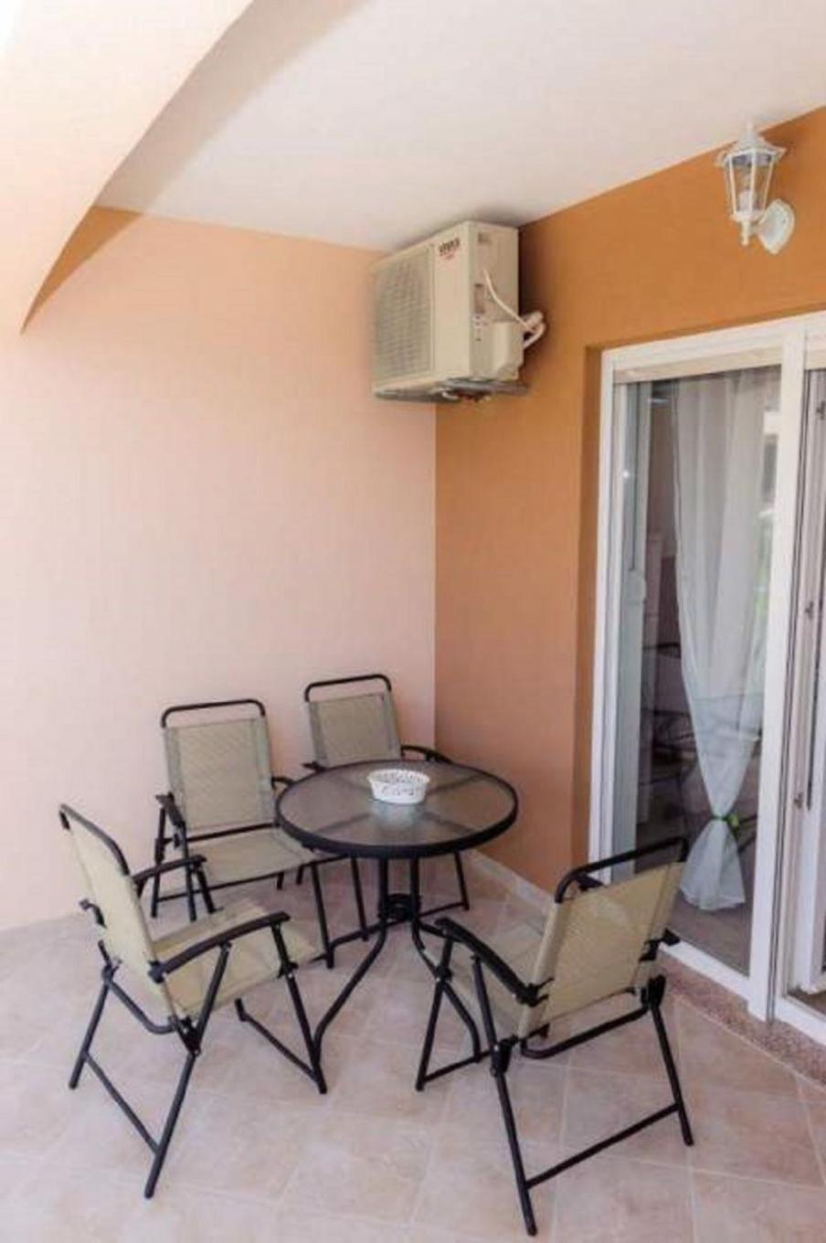 דובה Apartments Ljuba מראה חיצוני תמונה